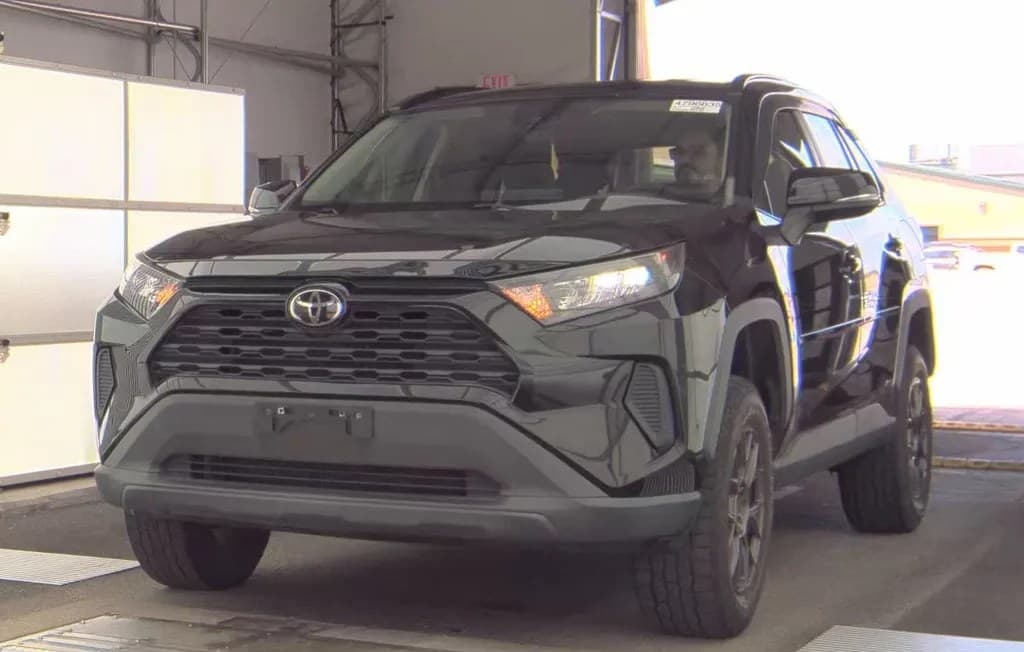 2019 TOYOTA RAV4 LE
