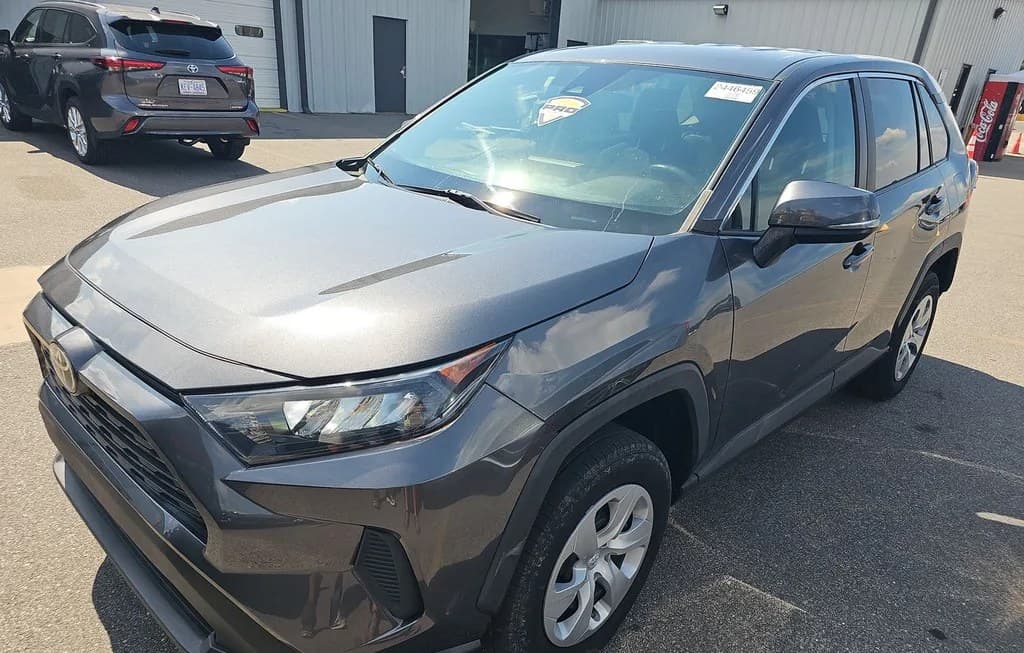 2022 TOYOTA RAV4 LE