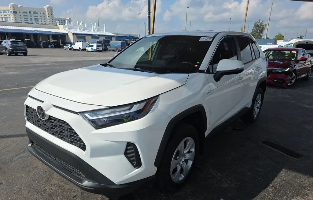 2024 TOYOTA RAV4 LE
