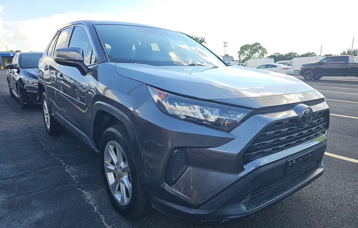 2022 TOYOTA RAV4 LE 4