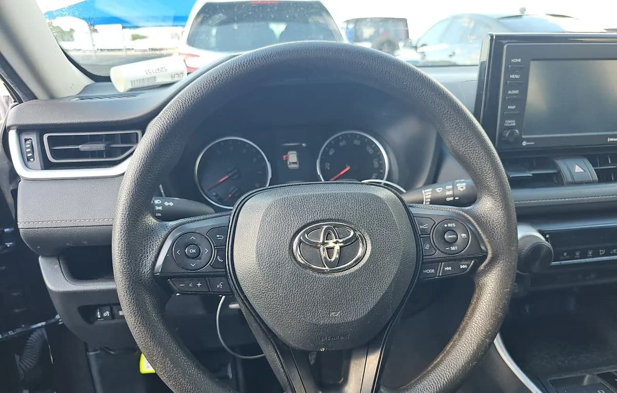 2022 TOYOTA RAV4 LE 7
