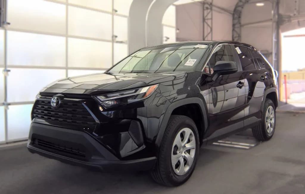 2025 TOYOTA RAV4 LE