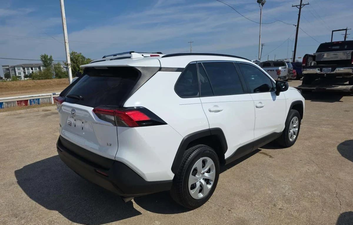 2019 TOYOTA RAV4 LE 4