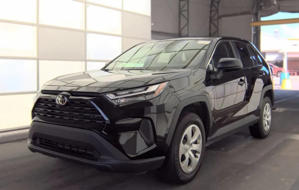 2025 TOYOTA RAV4 LE