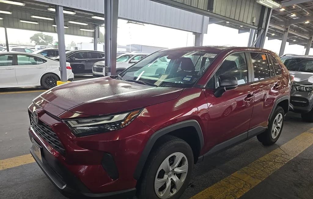 2025 TOYOTA RAV4 LE
