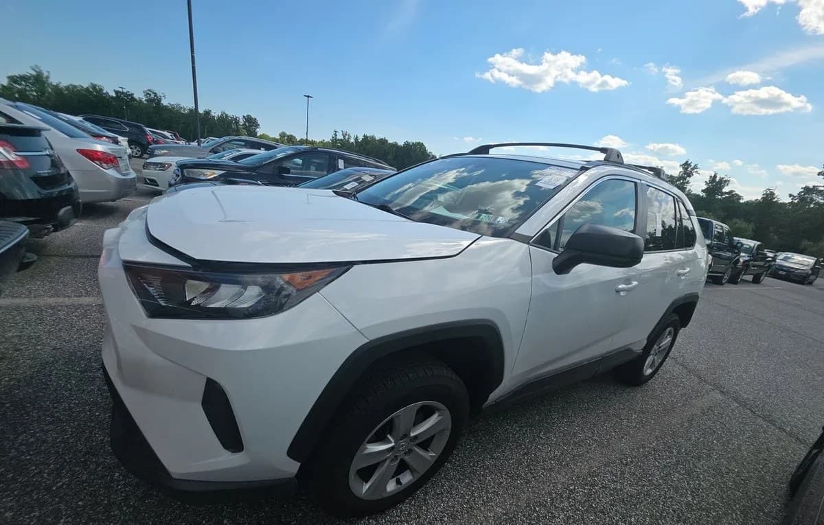 2019 TOYOTA RAV4 LE 2