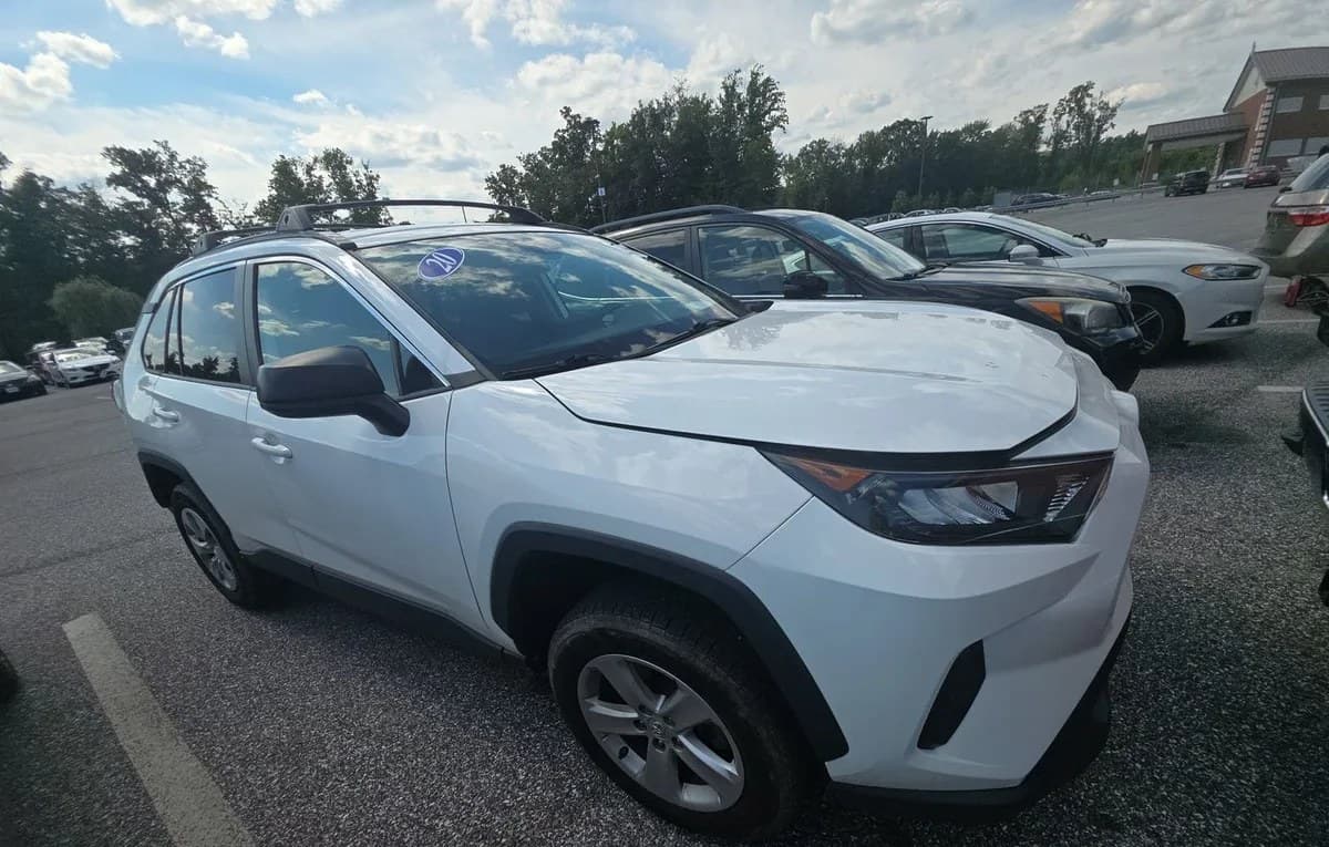 2019 TOYOTA RAV4 LE 4