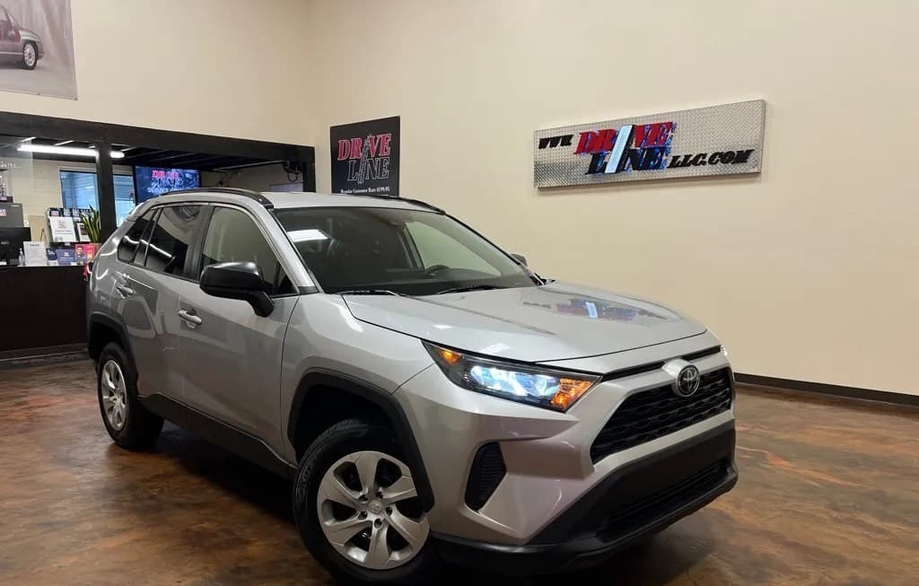 2019 TOYOTA RAV4 LE