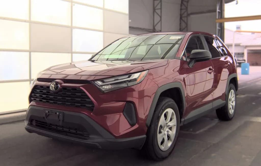2025 TOYOTA RAV4 LE