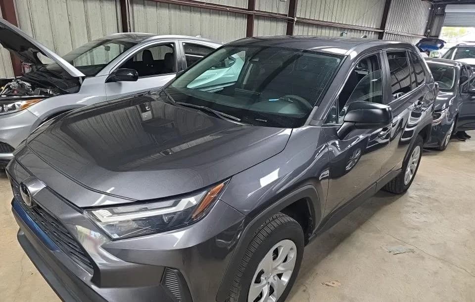 2023 TOYOTA RAV4 LE