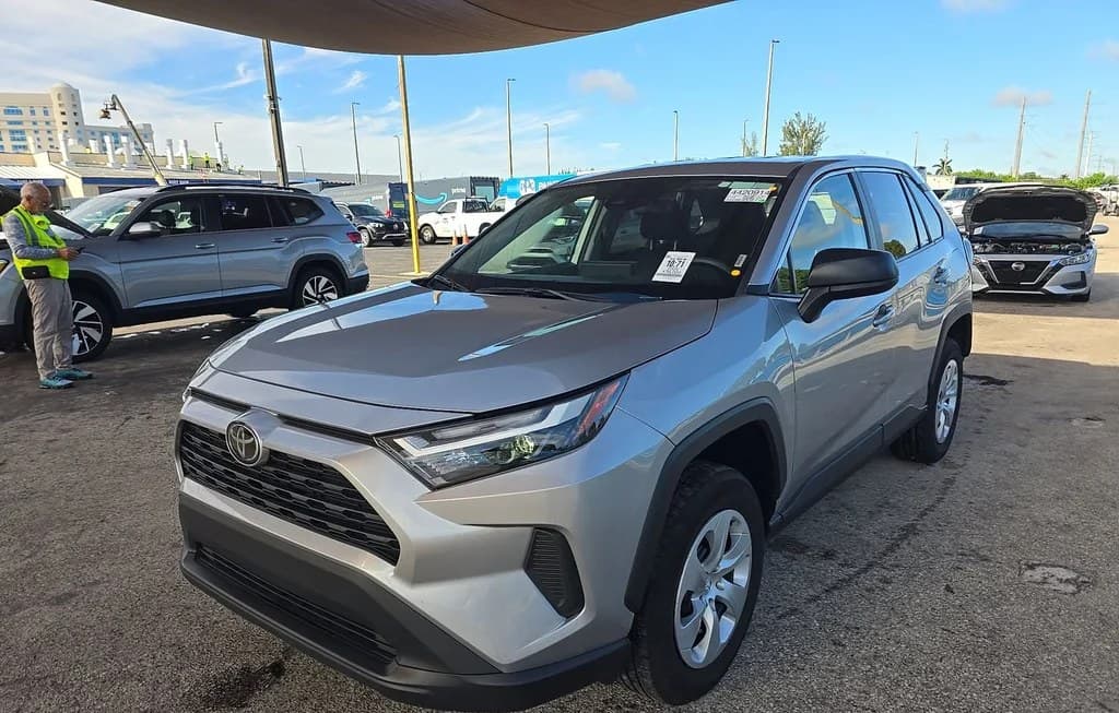 2025 TOYOTA RAV4 LE