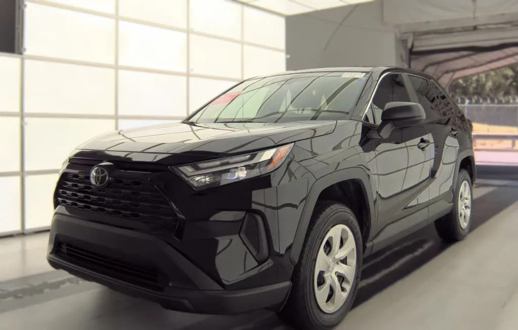 2025 TOYOTA RAV4 LE