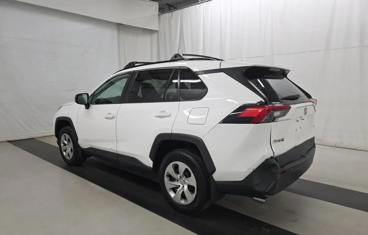2021 TOYOTA RAV4 LE 3