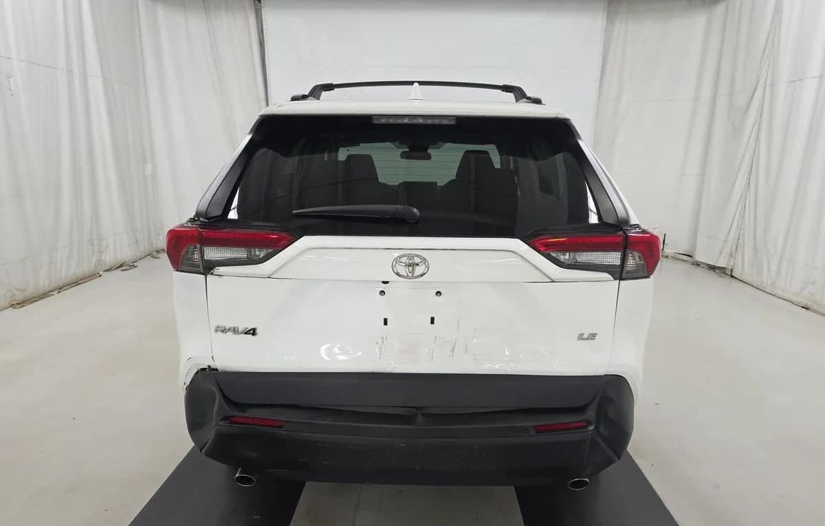 2021 TOYOTA RAV4 LE 4
