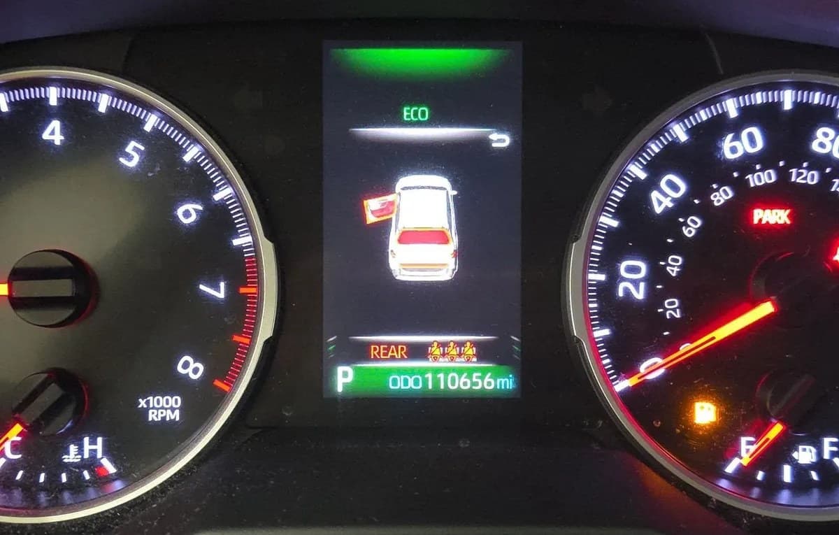 2021 TOYOTA RAV4 LE 7