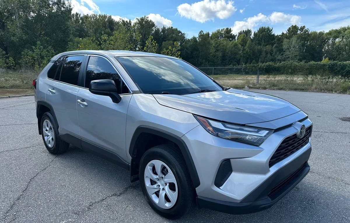 2023 TOYOTA RAV4 LE 4
