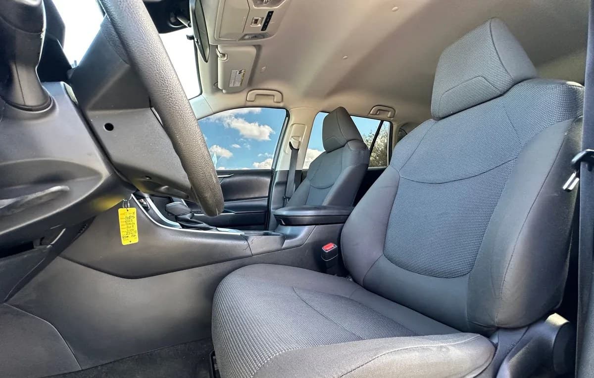2023 TOYOTA RAV4 LE 6