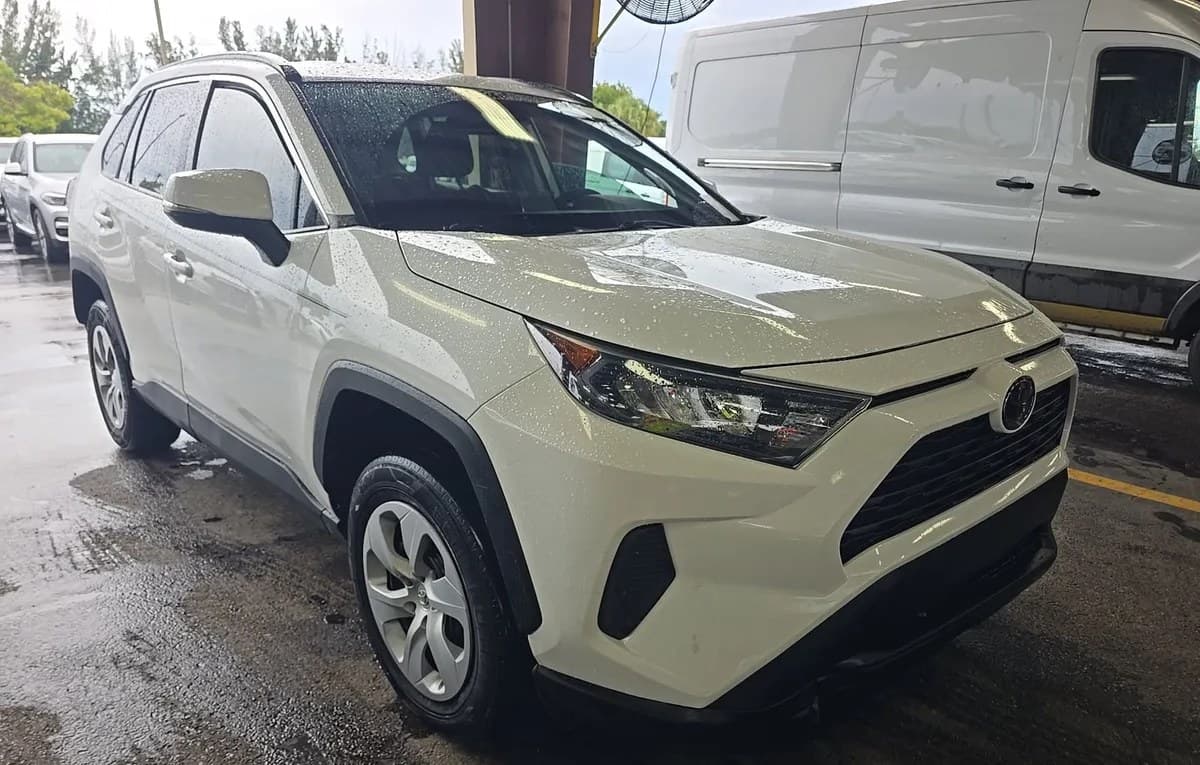 2020 TOYOTA RAV4 LE 4