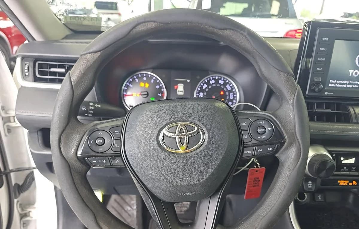 2020 TOYOTA RAV4 LE 7