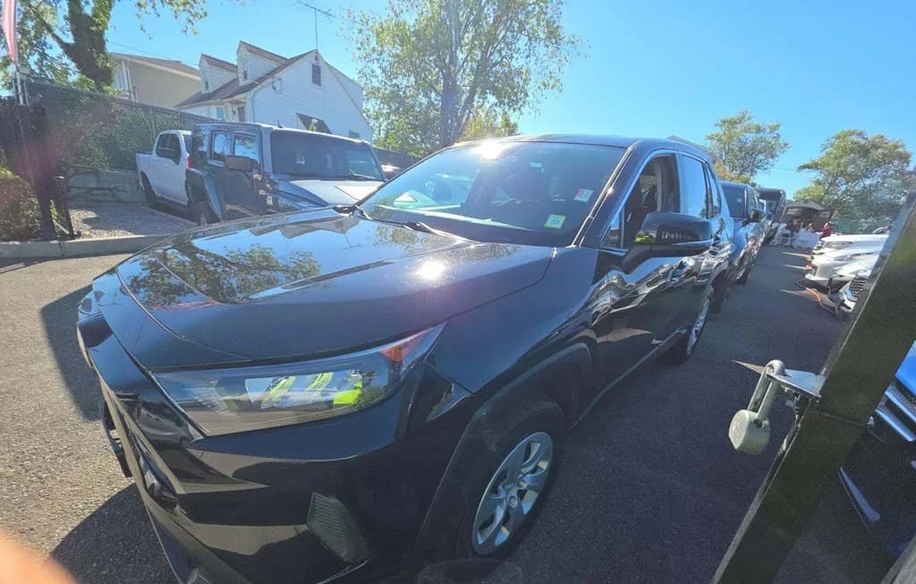 2022 TOYOTA RAV4 LE