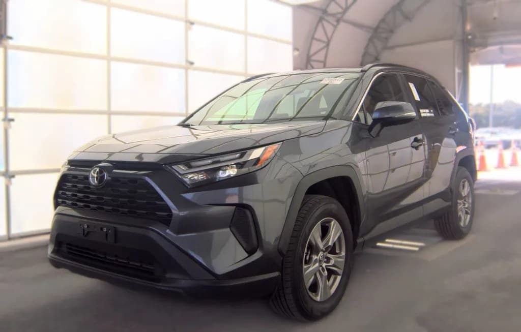 2025 TOYOTA RAV4 XLE