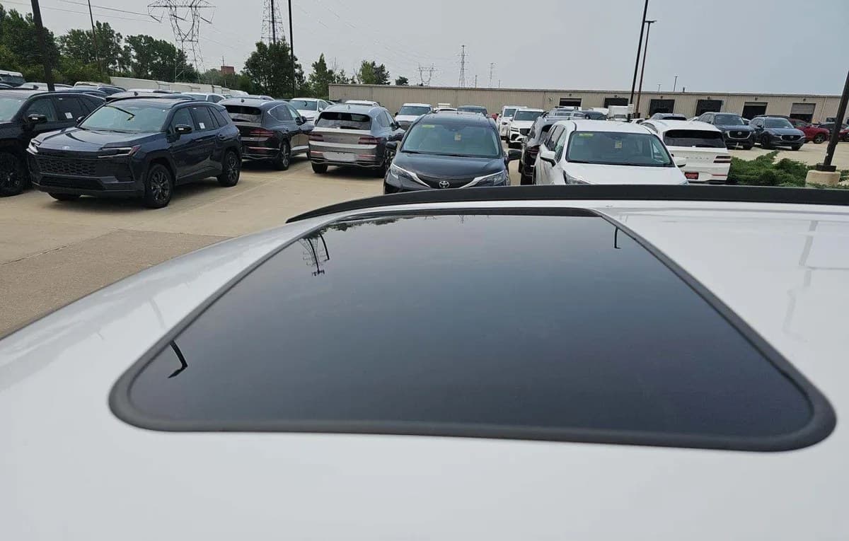 2020 TOYOTA RAV4 XLE 6