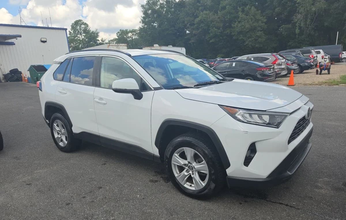2021 TOYOTA RAV4 XLE 4