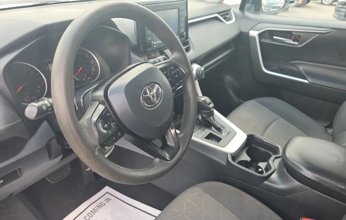 2021 TOYOTA RAV4 XLE 7