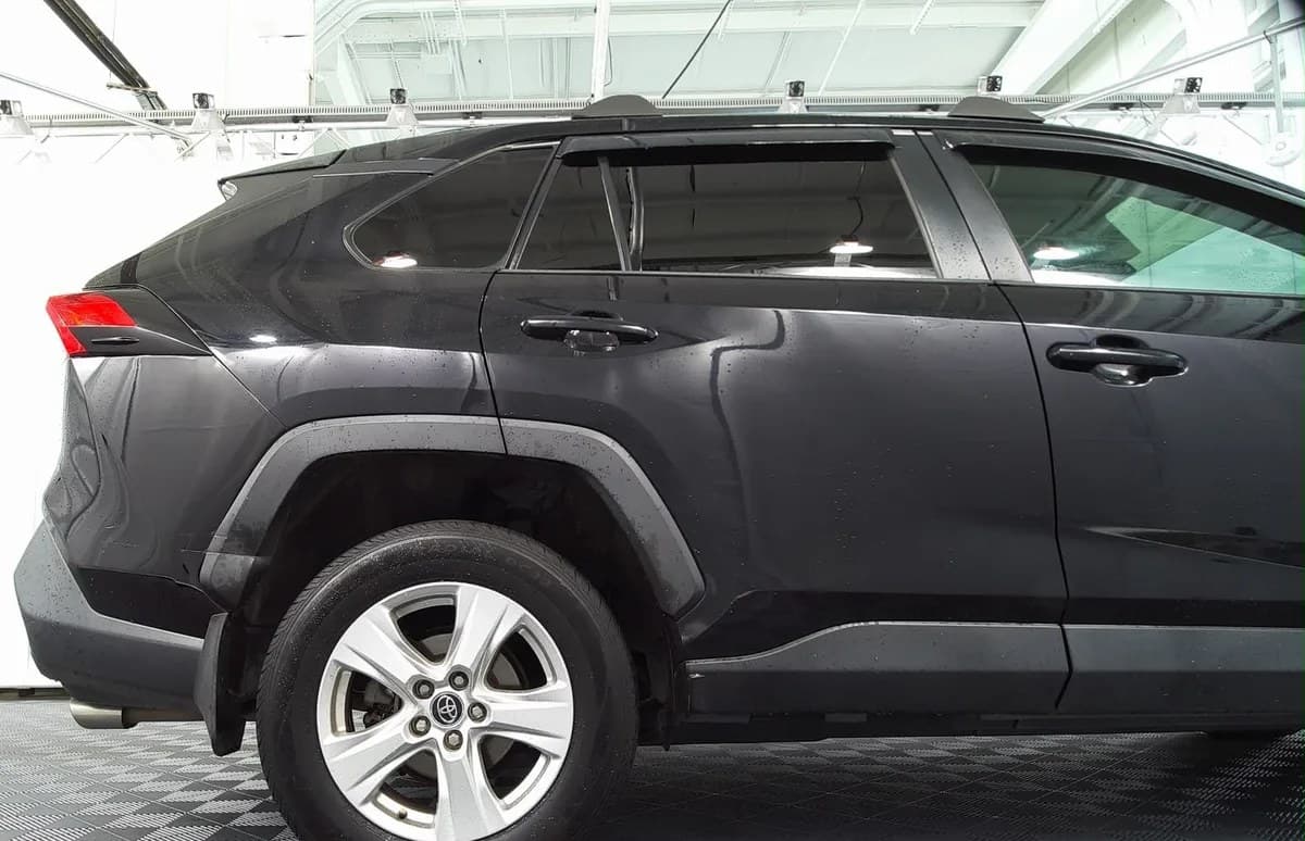 2021 TOYOTA RAV4 XLE 5