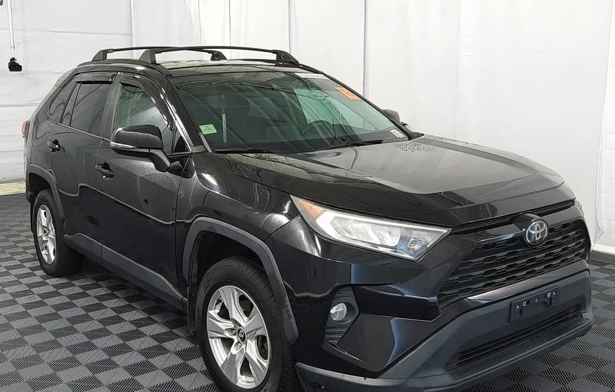 2021 TOYOTA RAV4 XLE 6