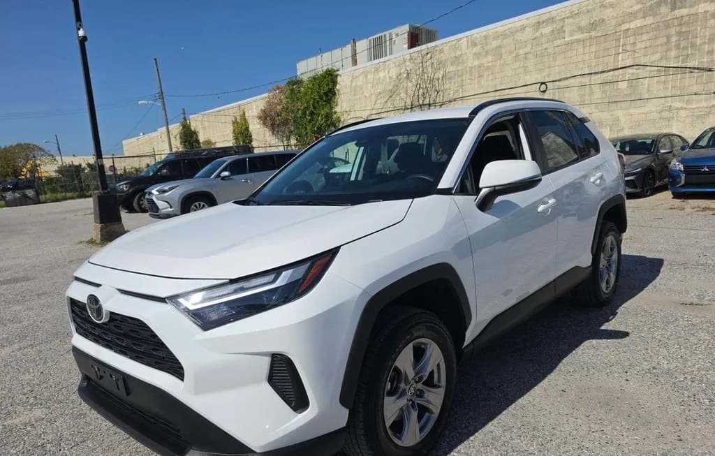 2025 TOYOTA RAV4 XLE