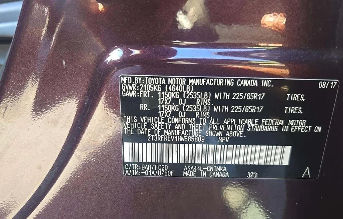 2017 TOYOTA RAV4 XLE 3