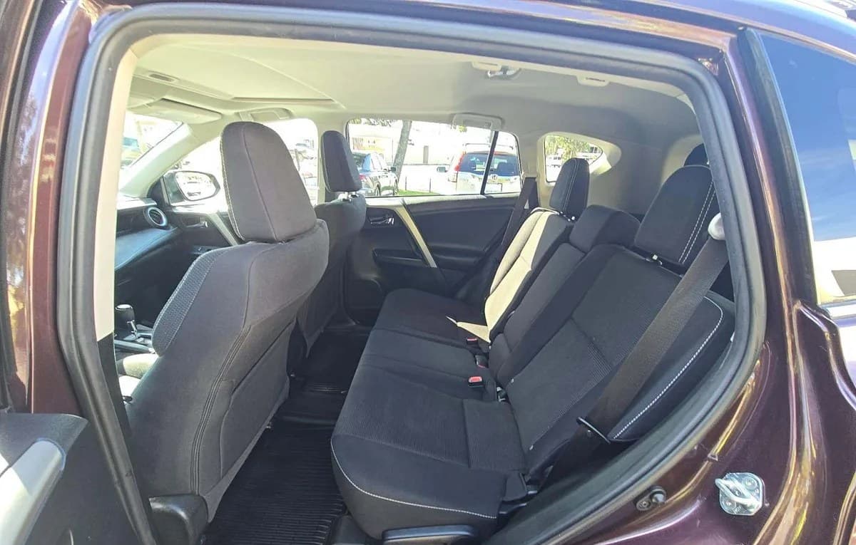 2017 TOYOTA RAV4 XLE 7