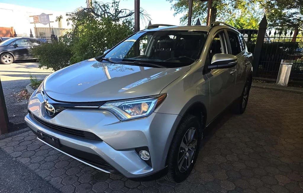 2018 TOYOTA RAV4 XLE