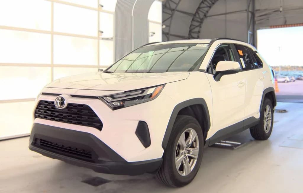 2025 TOYOTA RAV4 HYBRID XLE
