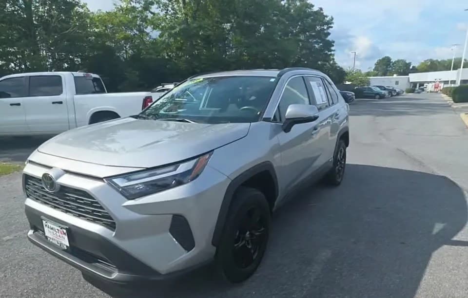2025 TOYOTA RAV4 HYBRID XLE