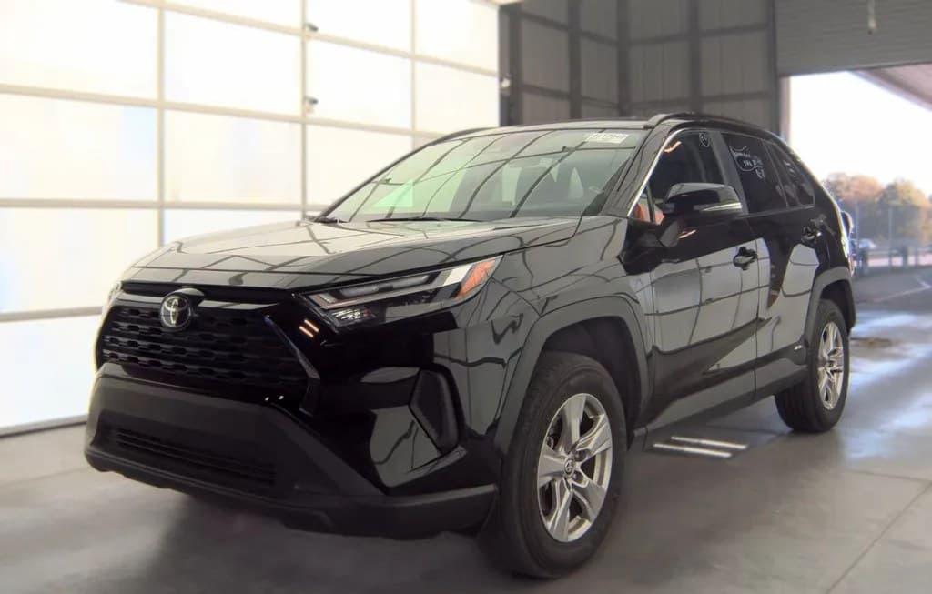 2025 TOYOTA RAV4 HYBRID XLE