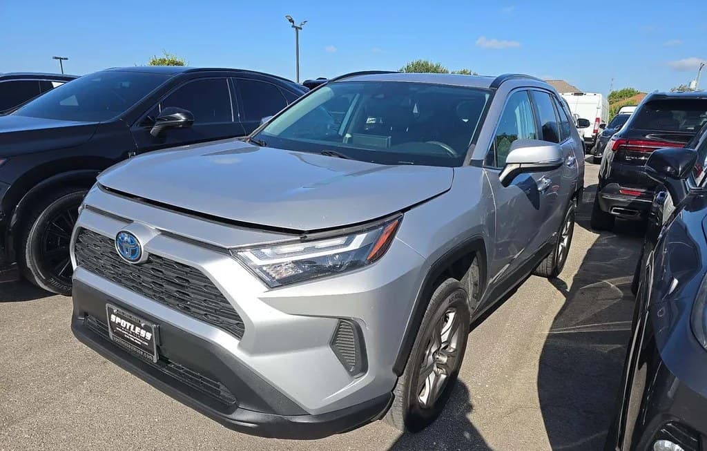 2024 TOYOTA RAV4 HYBRID XLE