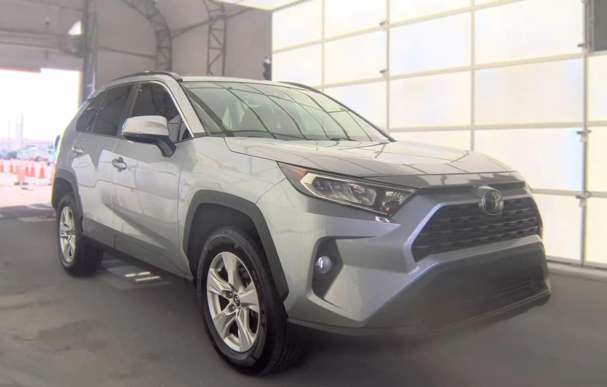 2020 TOYOTA RAV4 XLE 4