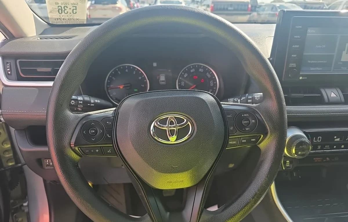 2020 TOYOTA RAV4 XLE 7