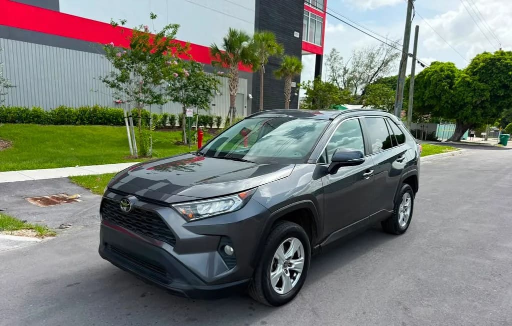 2021 TOYOTA RAV4 XLE 2