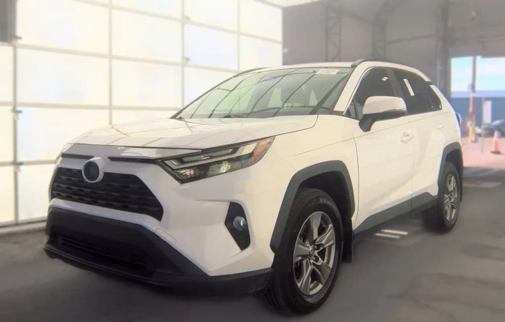 2024 TOYOTA RAV4 XLE