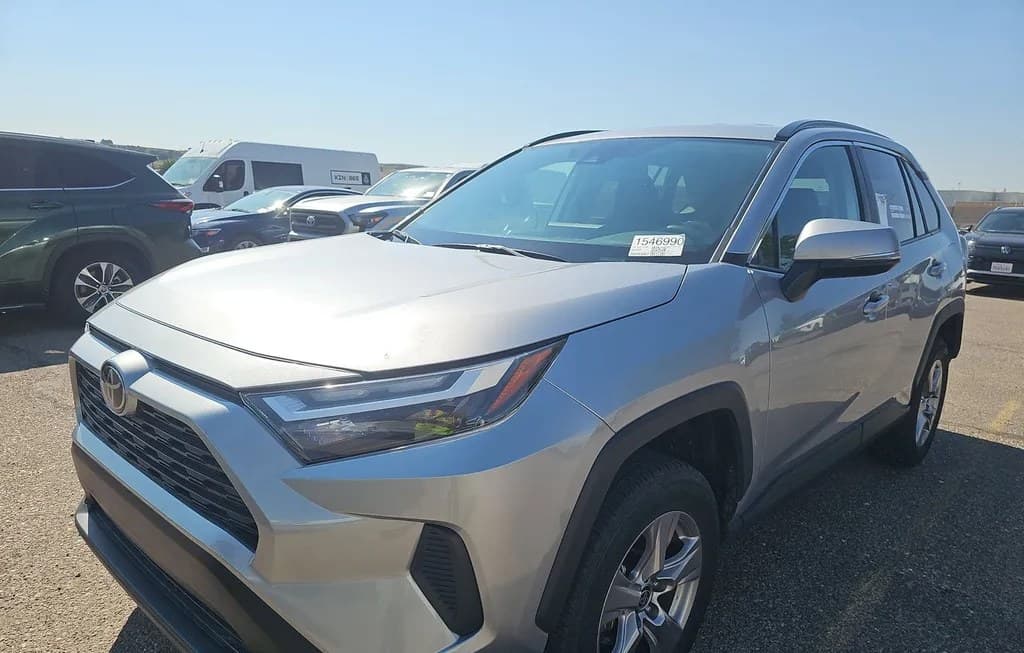 2025 TOYOTA RAV4 XLE