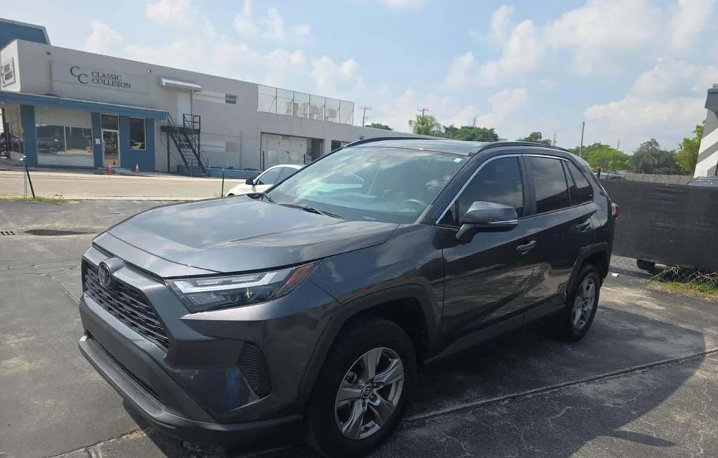 2023 TOYOTA RAV4 XLE