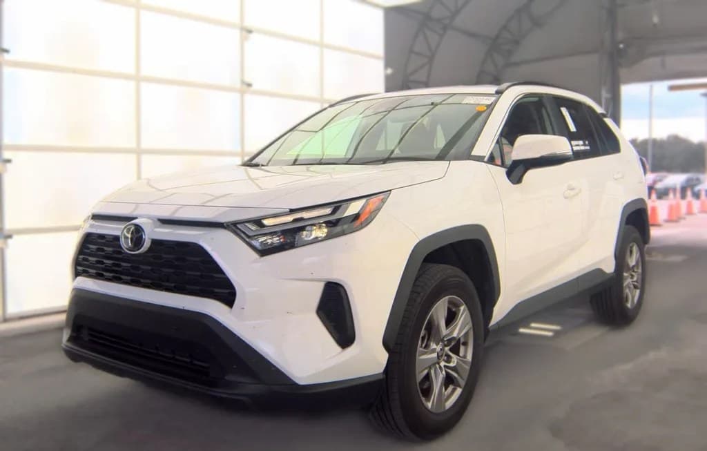 2025 TOYOTA RAV4 XLE
