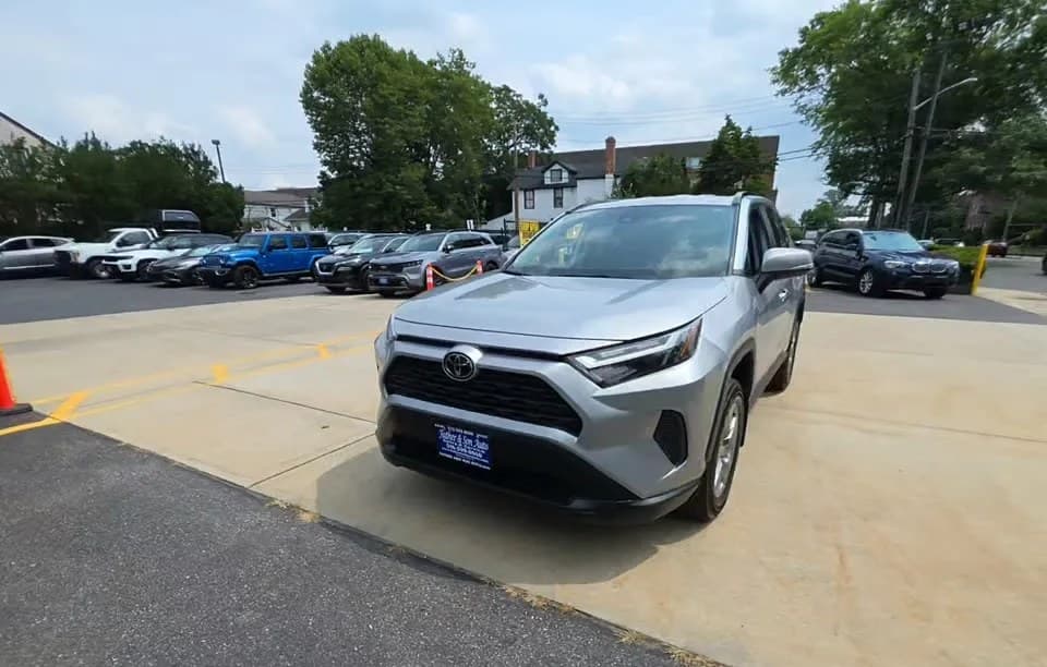 2024 TOYOTA RAV4 XLE