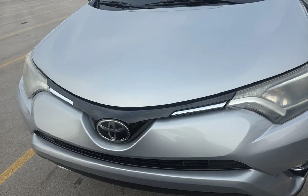 2017 TOYOTA RAV4 XLE 3