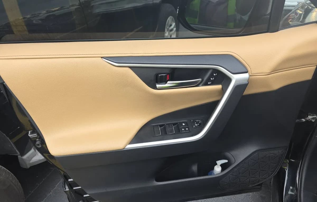 2021 TOYOTA RAV4 Limited 6