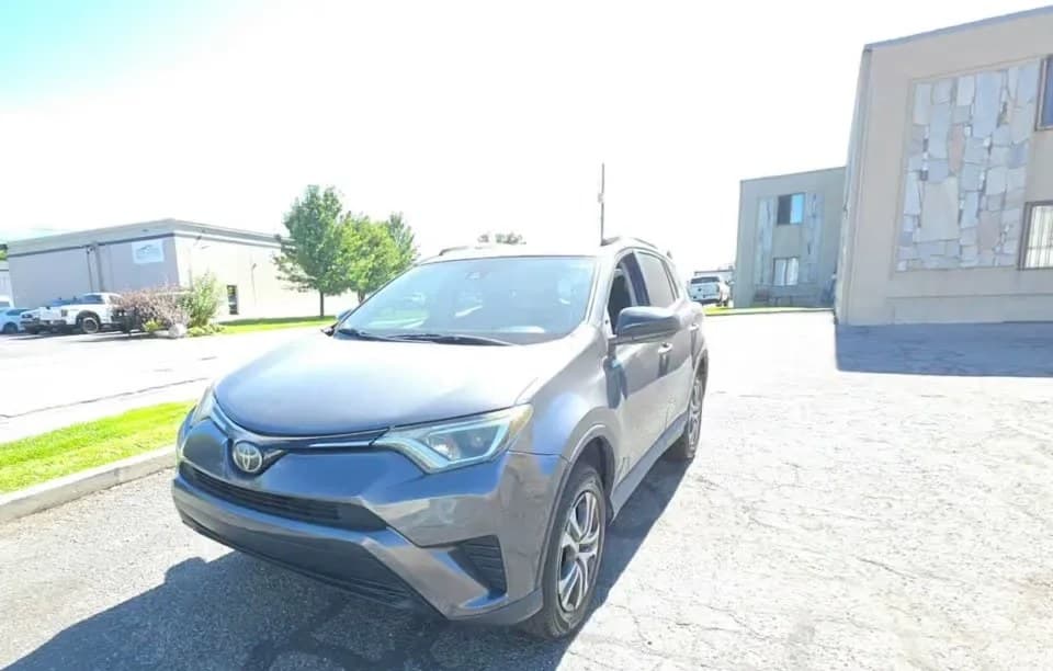 2018 TOYOTA RAV4 LE