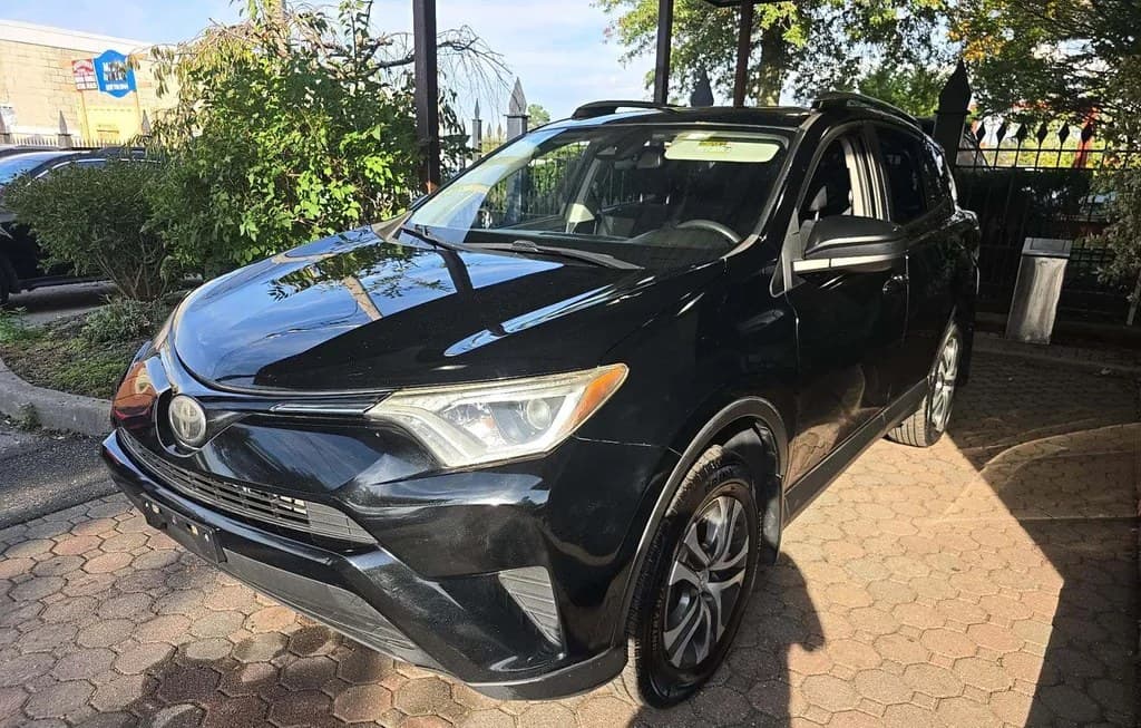 2017 TOYOTA RAV4 LE